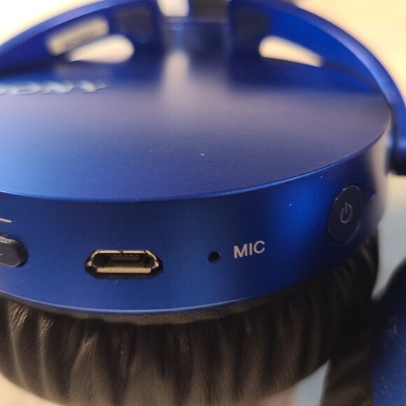 Sony Wireless Head Phones-Blue - Picture 4 of 9